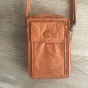 Never used leather wallet purse. Keep your cards, phone, sunglasses